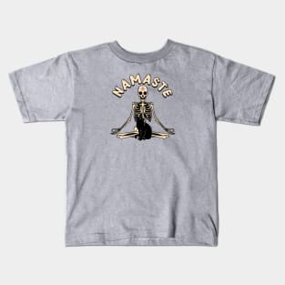 Yoga Namaste Black Cat in pink Kids T-Shirt